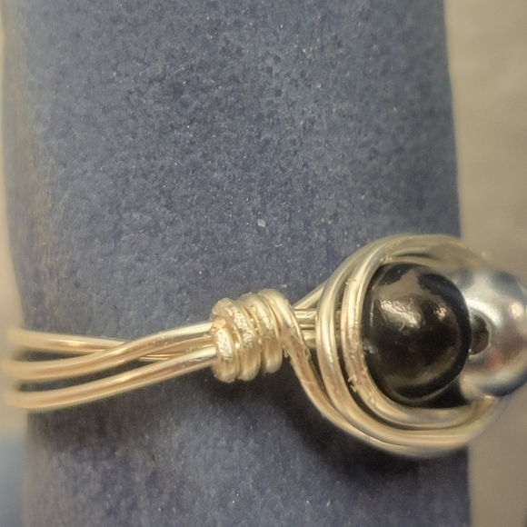 Silver, Black and Gray Faux Pearl Ring - Picture 4 of 7